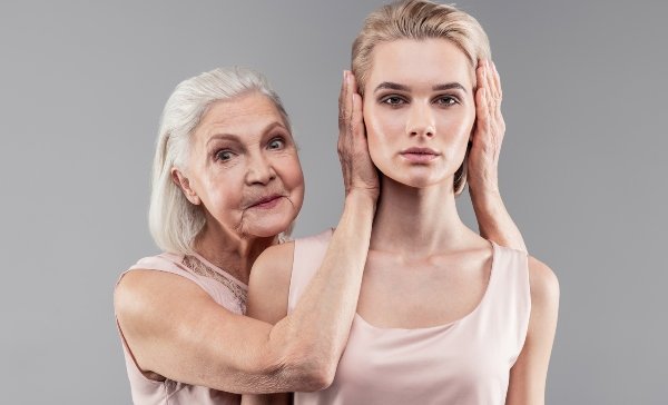 Is There a Link Between Overprotective Parenting & Abusive Intimate Relationships?